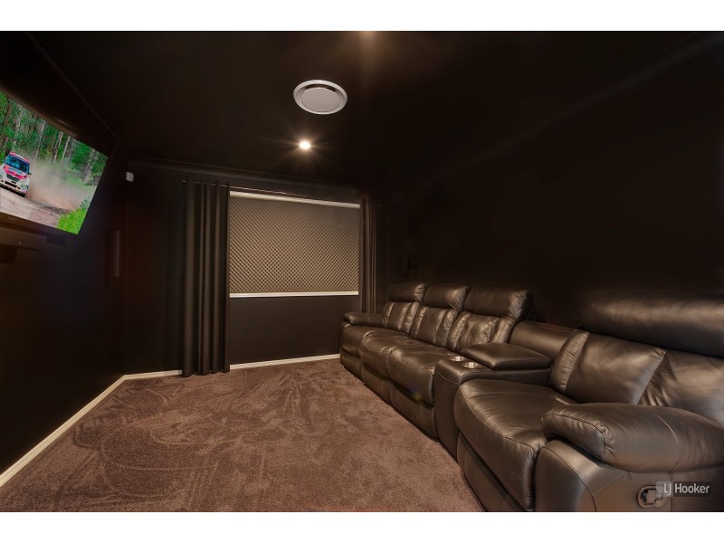 16 Honeyeater Crescent, Dakabin QLD 4503