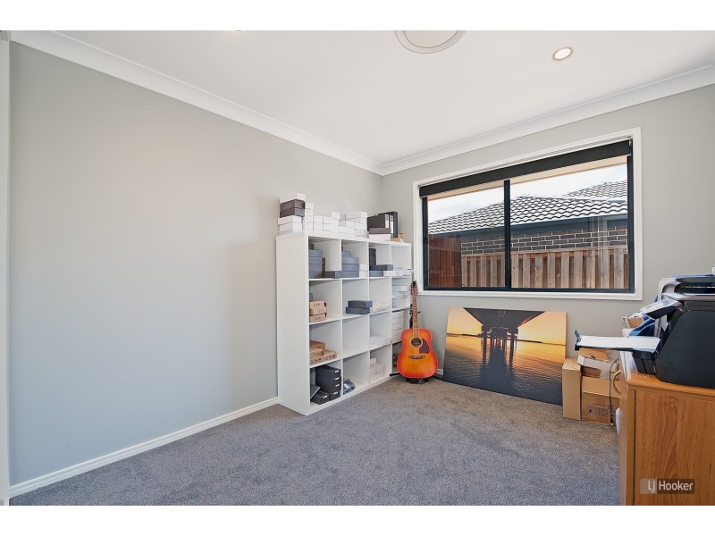 16 Honeyeater Crescent, Dakabin QLD 4503