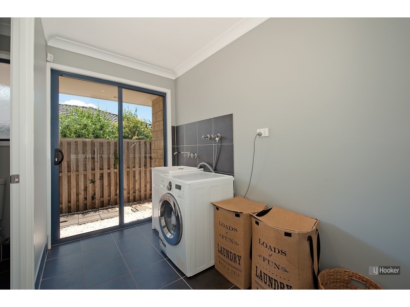 16 Honeyeater Crescent, Dakabin QLD 4503