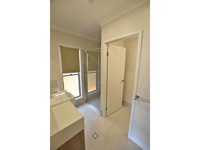 37 Buccaneer Street, Newport QLD 4020