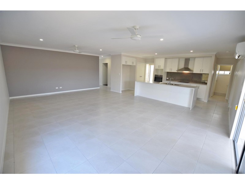 37 Buccaneer Street, Newport QLD 4020