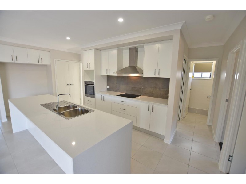 37 Buccaneer Street, Newport QLD 4020