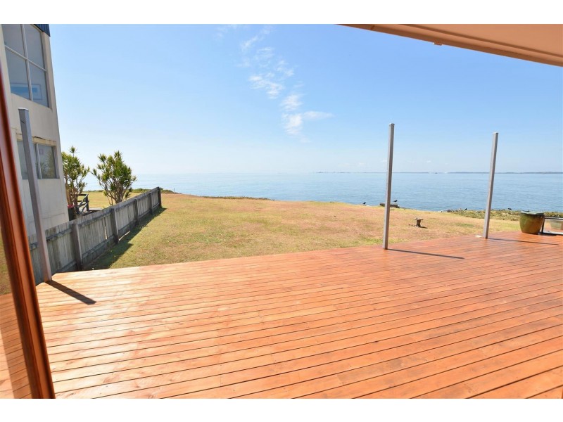 Unit 2/32 Woodcliffe Crescent, Woody Point QLD 4019
