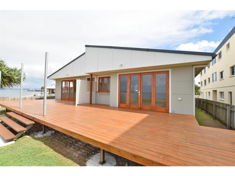 Unit 2/32 Woodcliffe Crescent, Woody Point QLD 4019