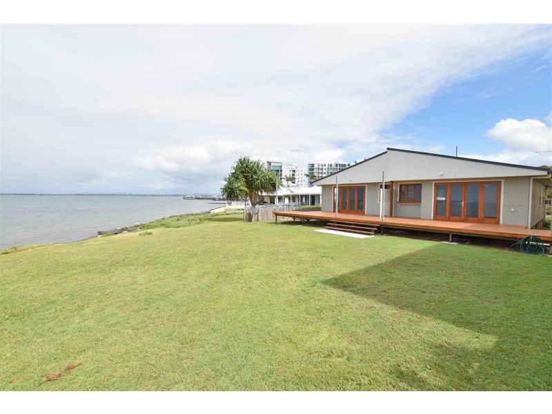 Unit 2/32 Woodcliffe Crescent, Woody Point QLD 4019