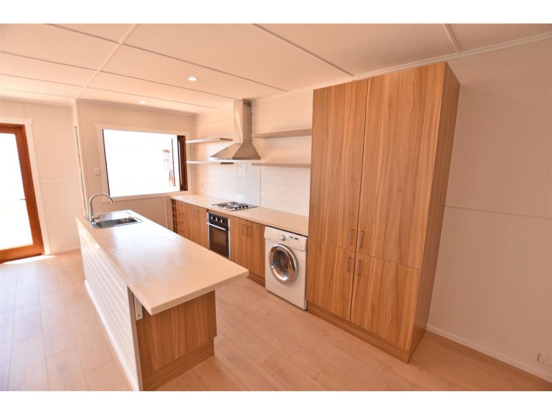 Unit 2/32 Woodcliffe Crescent, Woody Point QLD 4019