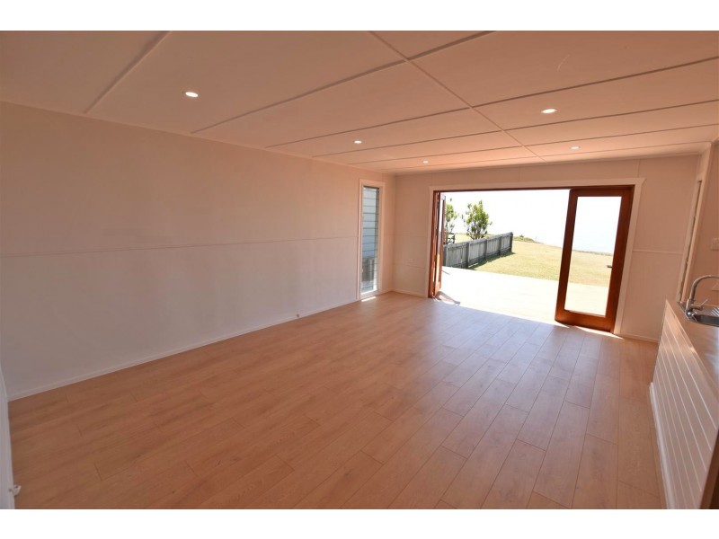 Unit 2/32 Woodcliffe Crescent, Woody Point QLD 4019