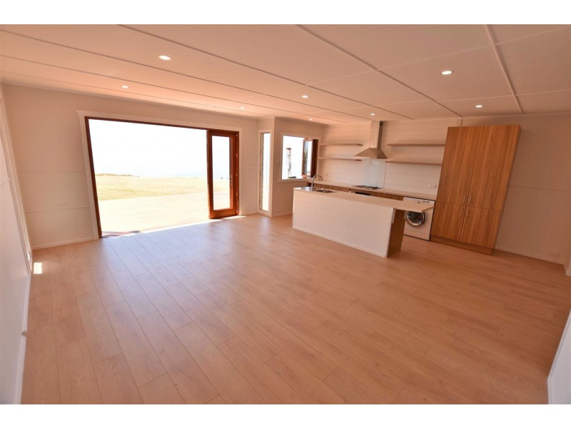 Unit 2/32 Woodcliffe Crescent, Woody Point QLD 4019
