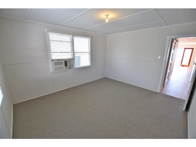 Unit 2/32 Woodcliffe Crescent, Woody Point QLD 4019