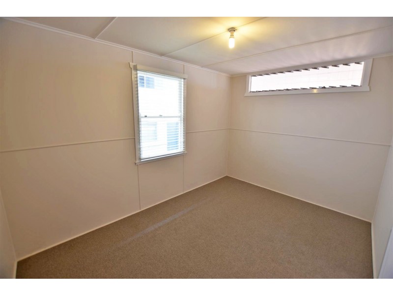 Unit 2/32 Woodcliffe Crescent, Woody Point QLD 4019