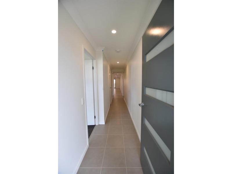 20 Gardenia Circuit, Dakabin QLD 4503