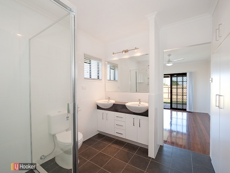 33 Balstrup Road North, Kallangur QLD 4503