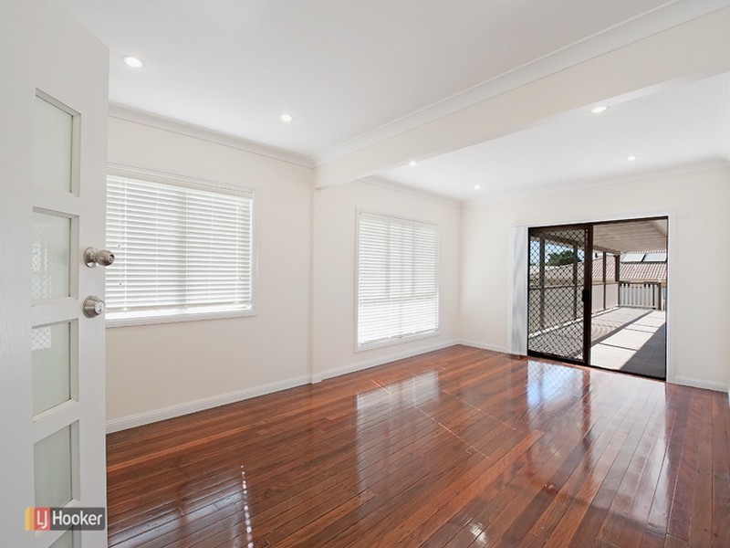 33 Balstrup Road North, Kallangur QLD 4503