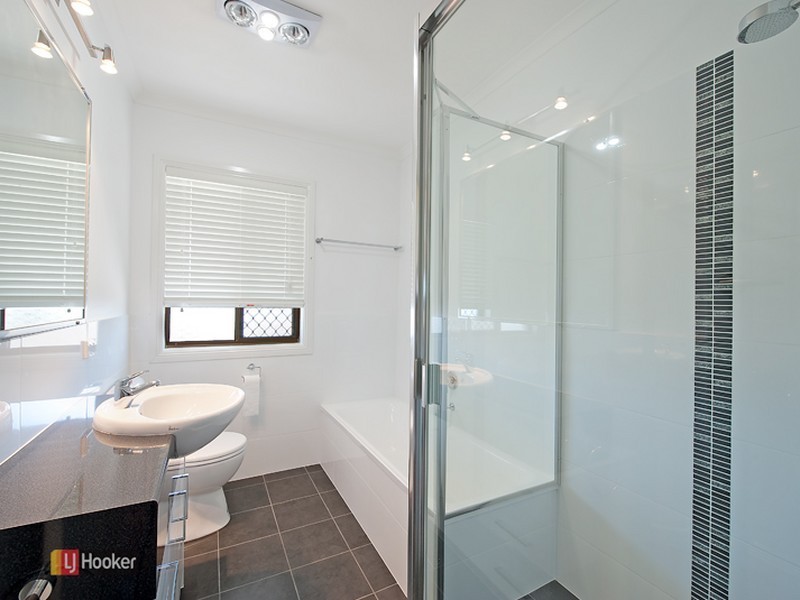 33 Balstrup Road North, Kallangur QLD 4503