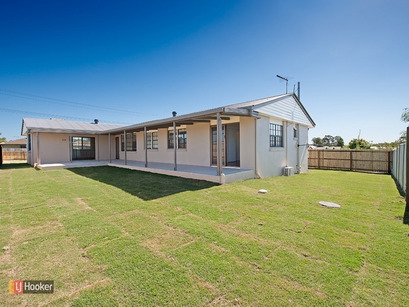 33 Balstrup Road North, Kallangur QLD 4503