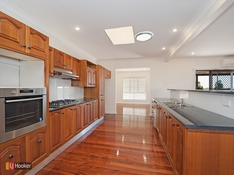 33 Balstrup Road North, Kallangur QLD 4503