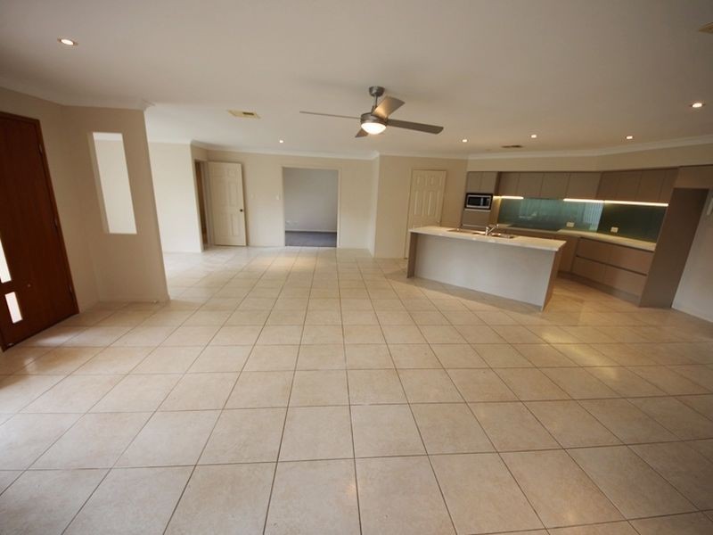 25 Greenlinks Crescent, Narangba QLD 4504