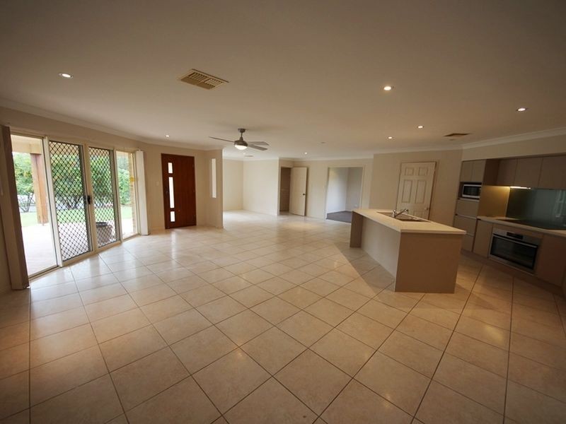 25 Greenlinks Crescent, Narangba QLD 4504