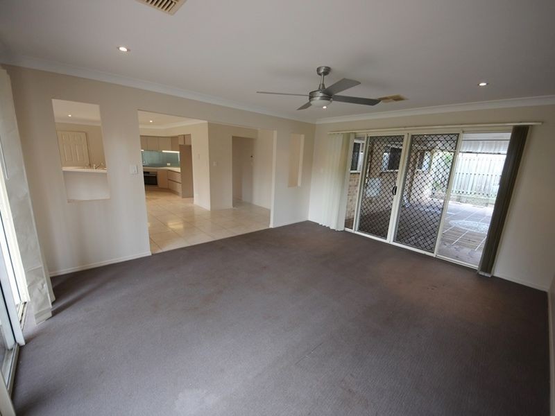25 Greenlinks Crescent, Narangba QLD 4504