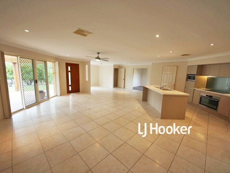 25 Greenlinks Crescent, Narangba QLD 4504