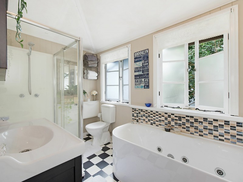 16 Rawson Street, Wooloowin QLD 4030