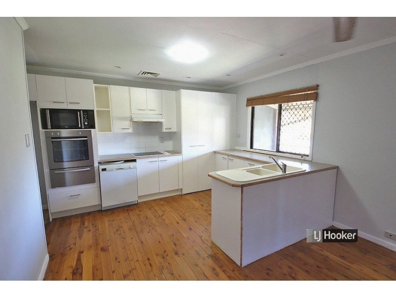 32 Andrew Street, Kallangur QLD 4503