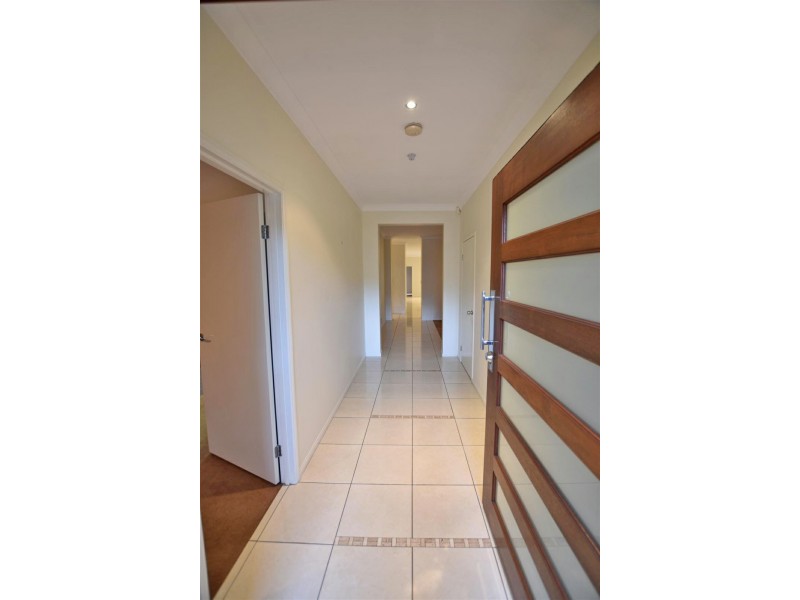 27 Mulgara Court, North Lakes QLD 4509