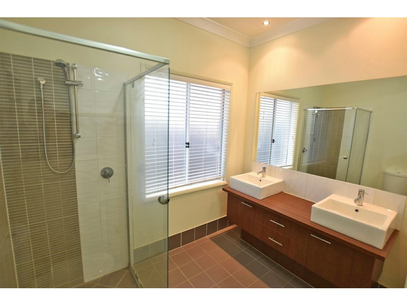 27 Mulgara Court, North Lakes QLD 4509
