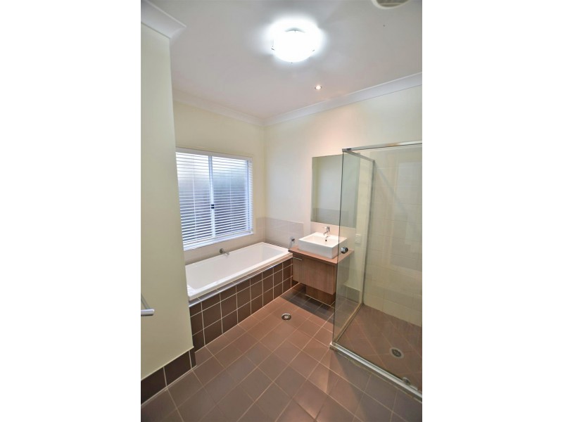 27 Mulgara Court, North Lakes QLD 4509