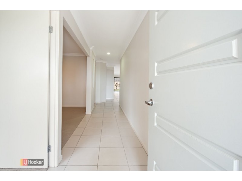 7 Nina Crescent, North Lakes QLD 4509