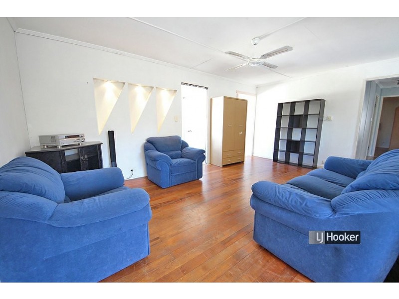 9 Crest Street, Kallangur QLD 4503