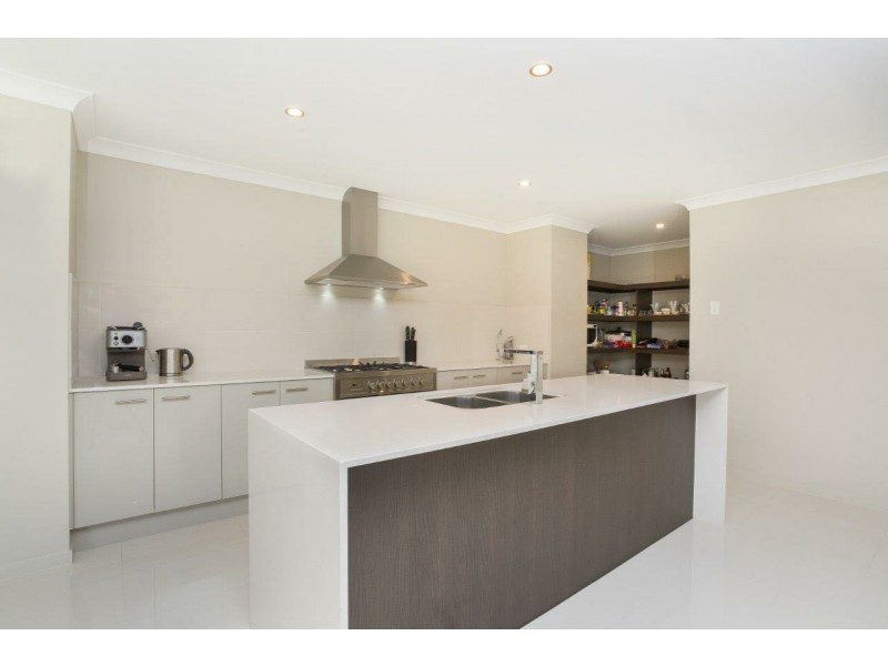 3 Kennedy Court, North Lakes QLD 4509