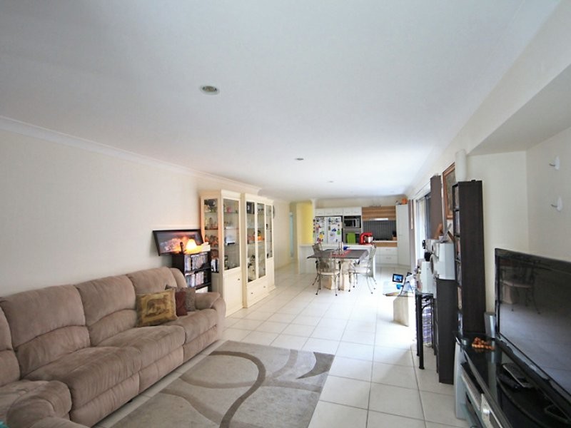 15 Jowarra Street, Kallangur QLD 4503