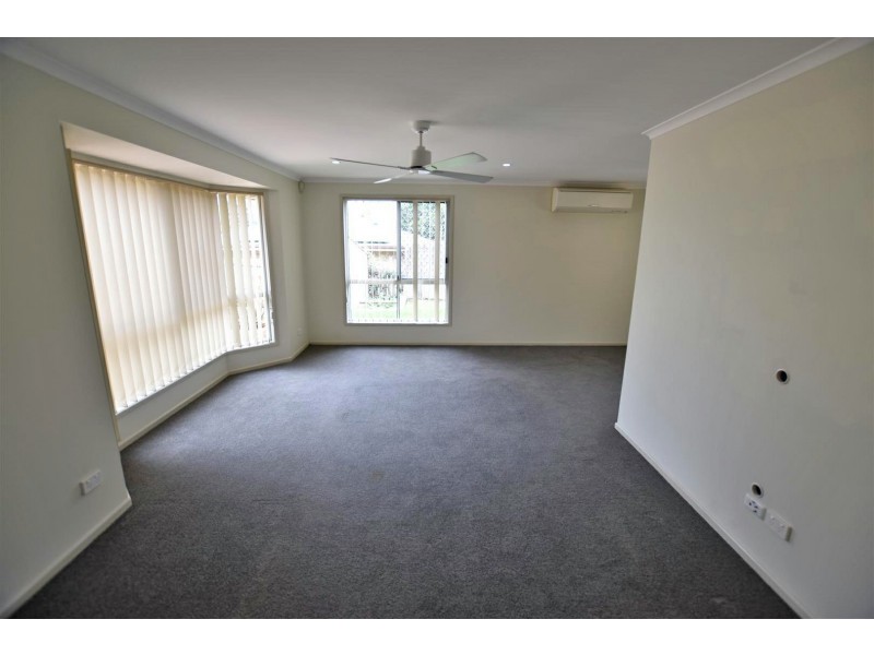 7 Lyrebird Way, Kallangur QLD 4503