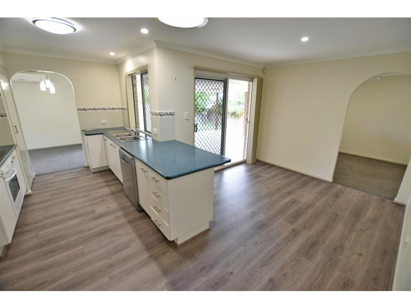 7 Lyrebird Way, Kallangur QLD 4503