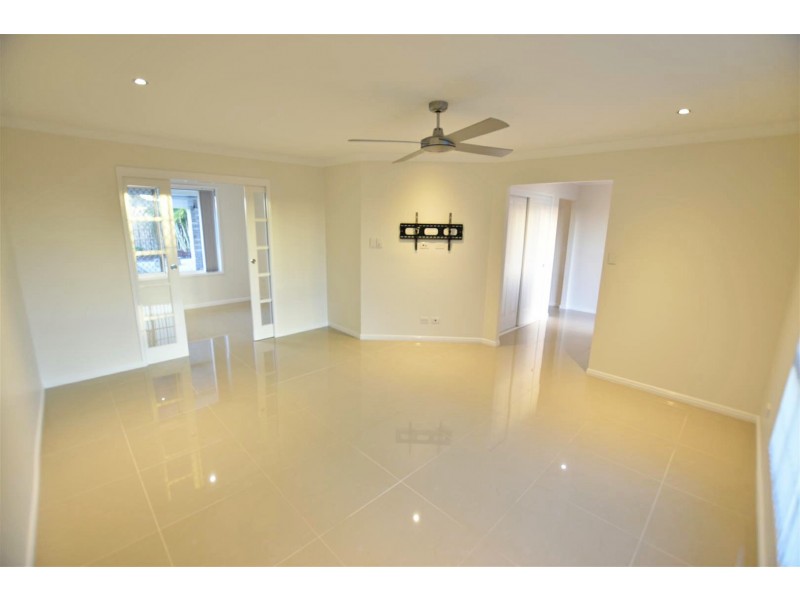 7 Crystelle Court, Murrumba Downs QLD 4503