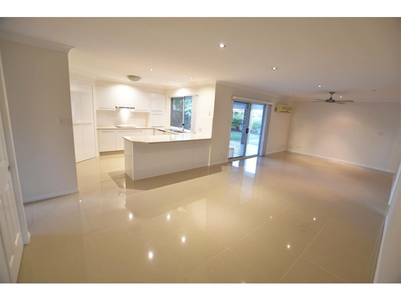 7 Crystelle Court, Murrumba Downs QLD 4503