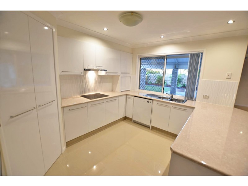 7 Crystelle Court, Murrumba Downs QLD 4503