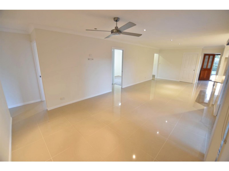 7 Crystelle Court, Murrumba Downs QLD 4503