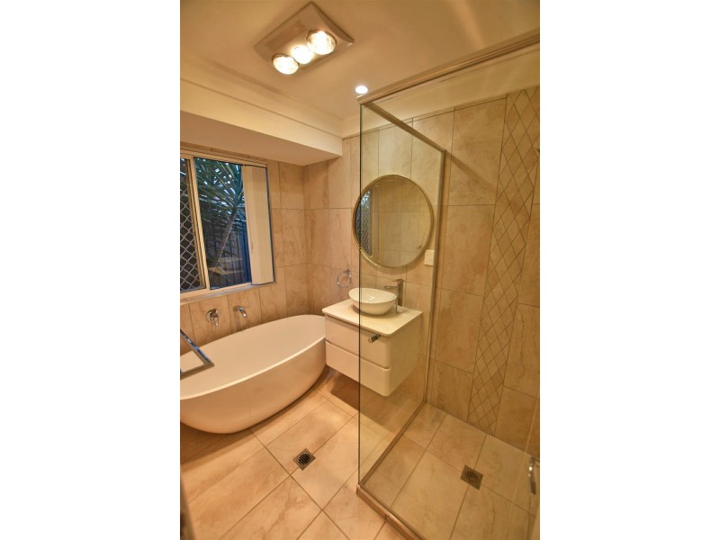 7 Crystelle Court, Murrumba Downs QLD 4503