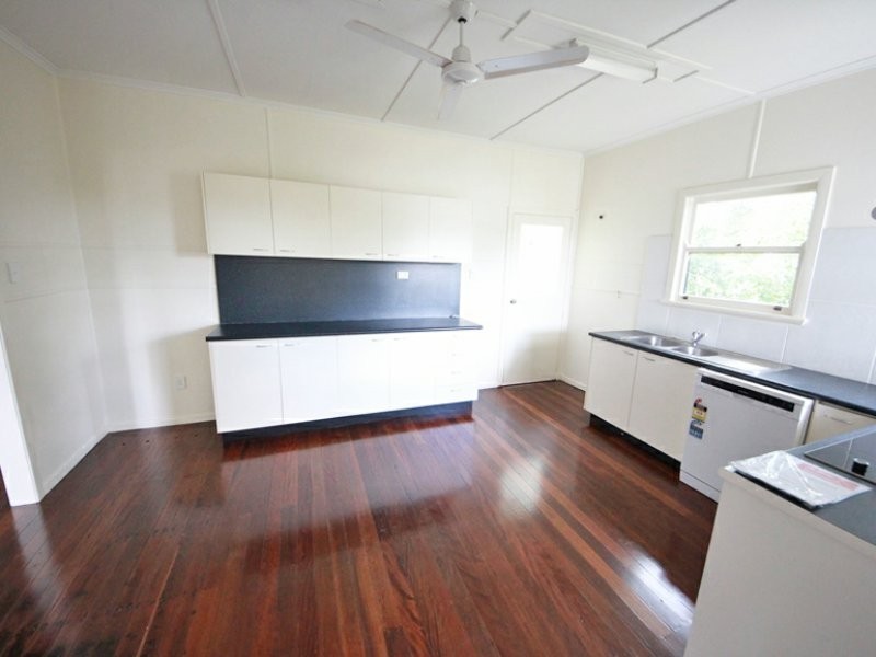 14 Dayboro Road, Petrie QLD 4502