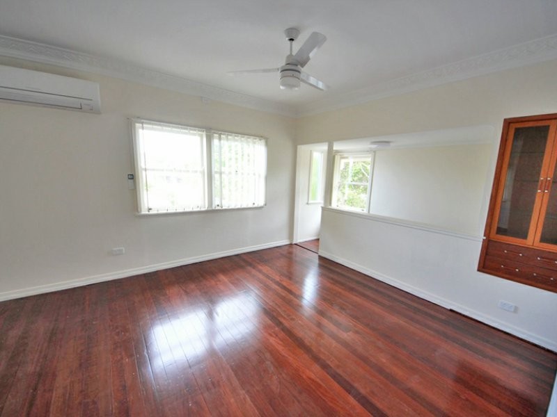 14 Dayboro Road, Petrie QLD 4502