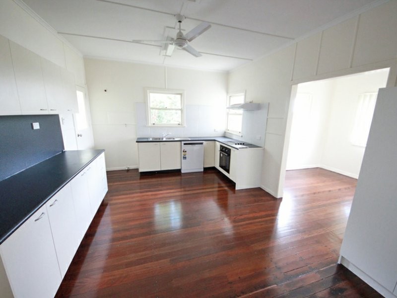 14 Dayboro Road, Petrie QLD 4502