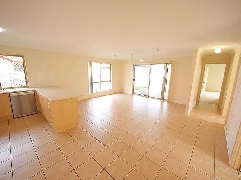 Rothwell QLD 4022