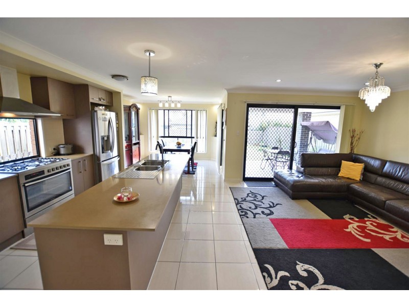 5 Moreton Street, Fitzgibbon QLD 4018