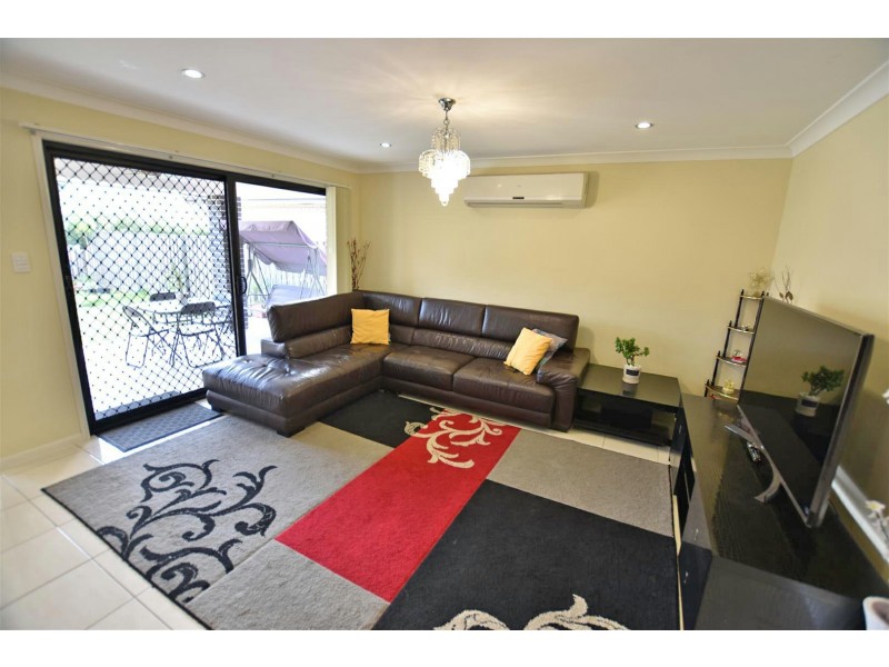 5 Moreton Street, Fitzgibbon QLD 4018