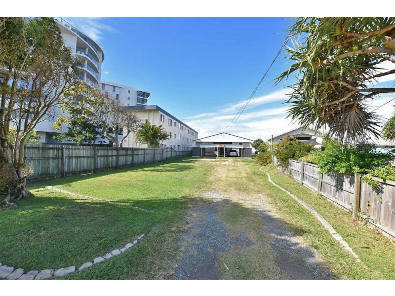Unit 1/32 Woodcliffe Crescent, Woody Point QLD 4019