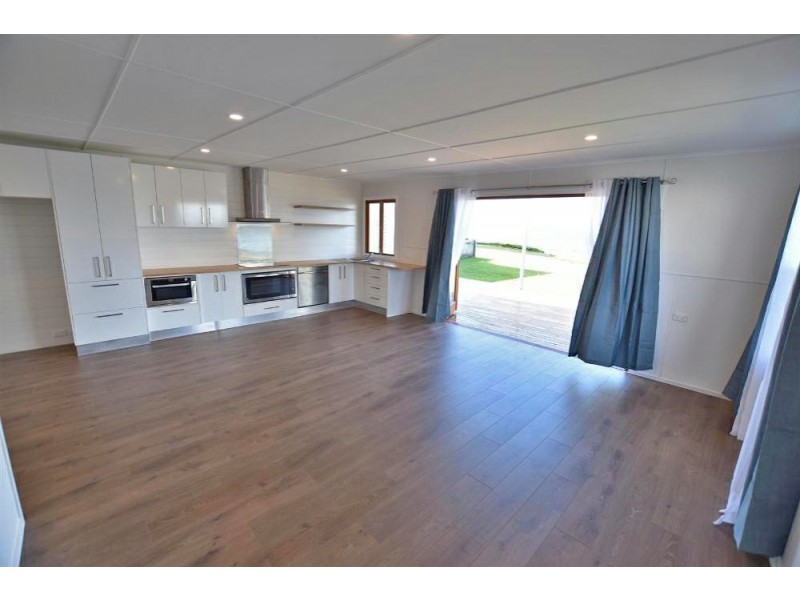Unit 1/32 Woodcliffe Crescent, Woody Point QLD 4019