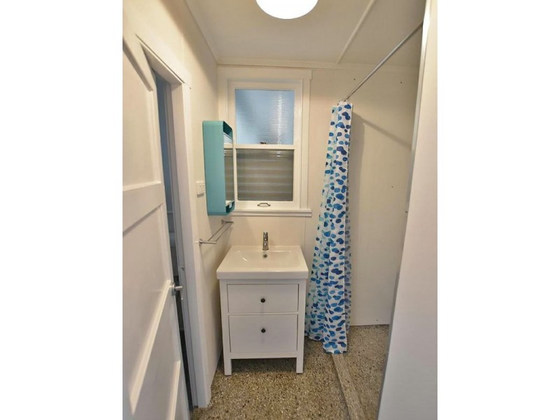 Unit 1/32 Woodcliffe Crescent, Woody Point QLD 4019
