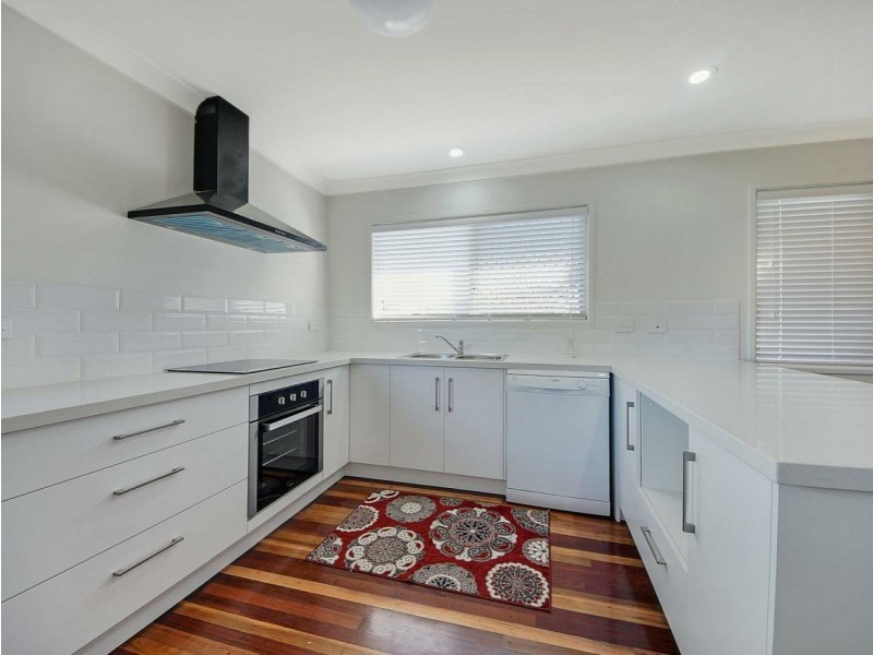 39 Lavercombe Drive, Kallangur QLD 4503